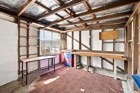 Photo of property in 17 Junction Road, Ravensbourne, Dunedin, 9022