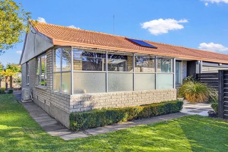 Photo of property in 2/204 Riverlaw Terrace, Saint Martins, Christchurch, 8022