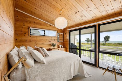 Photo of property in 1 Moana Drive, Mahia, 4198