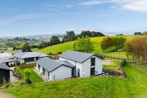 Photo of property in 10 Ella Lane, Green Island, Dunedin, 9018