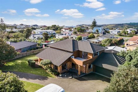 Photo of property in 6 D'urville Place, Gulf Harbour, Whangaparaoa, 0930