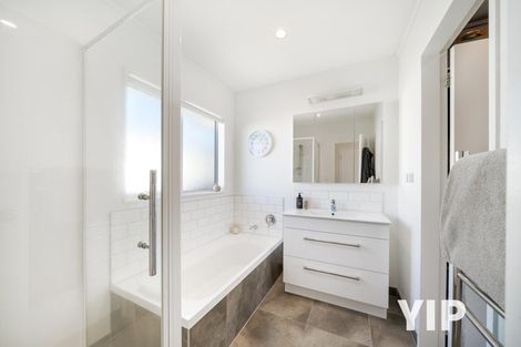 Photo of property in 12 Maraval Crescent, Grenada Village, Wellington, 6037