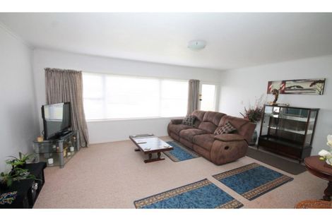 Photo of property in 2/41 Wood Street, Papakura, 2110