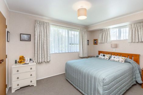 Photo of property in 13 Lowes Place, Solway, Masterton, 5810