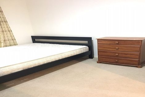 Photo of property in 20 Exeter Place, Unsworth Heights, Auckland, 0632