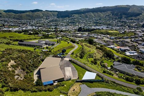 Photo of property in 132 Bing Lucas Drive, Tawa, Wellington, 5028