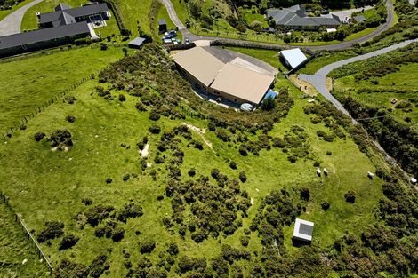 Photo of property in 132 Bing Lucas Drive, Tawa, Wellington, 5028