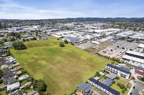 Photo of property in 1/68 Smythe Road, Henderson, Auckland, 0612