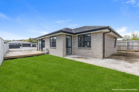 Photo of property in 10 Rehua Place, Waiwhakaiho, New Plymouth, 4312