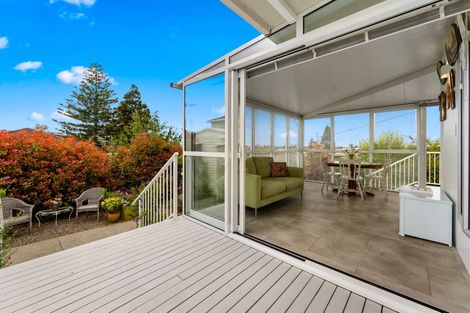 Photo of property in 2/19 Flanshaw Road, Te Atatu South, Auckland, 0610