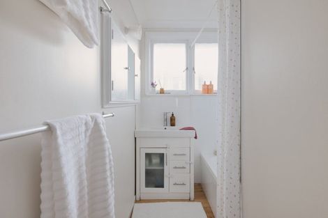 Photo of property in 3b Lumsden Street, Greerton, Tauranga, 3112