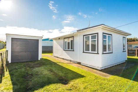 Photo of property in 10 Cornfoot Street, Castlecliff, Whanganui, 4501