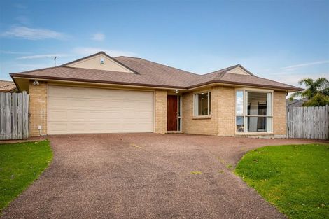 Photo of property in 15 Pyrite Street, Westgate, Auckland, 0614