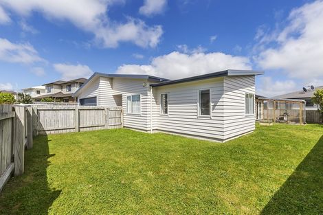 Photo of property in 219 Mark Avenue, Grenada Village, Wellington, 6037