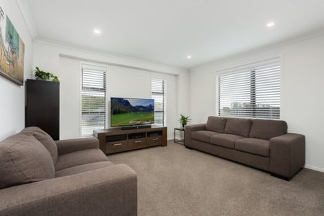 Photo of property in 35 Ballintoy Park Drive, Welcome Bay, Tauranga, 3175