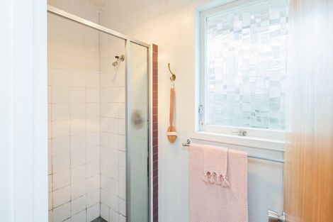 Photo of property in 17 Chilton Grove, Hokowhitu, Palmerston North, 4410