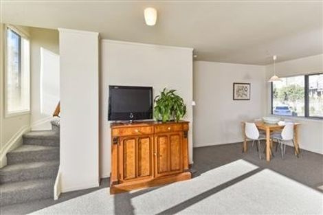 Photo of property in 2/1 John Jennings Drive, Oteha, Auckland, 0632