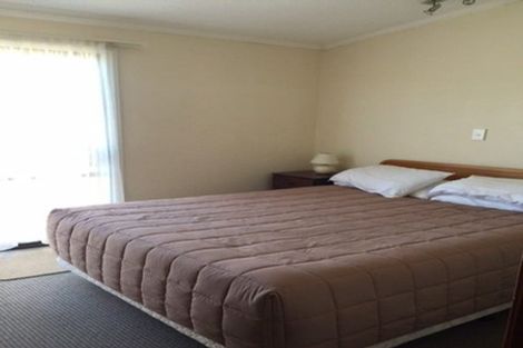 Photo of property in 252 Grounsell Crescent, Belmont, Lower Hutt, 5010