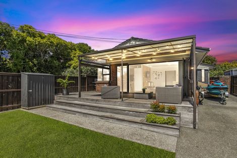 Photo of property in 1/105 Taylor Road, Mangere Bridge, Auckland, 2022