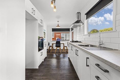 Photo of property in 56 Brois Street, Frankleigh Park, New Plymouth, 4310