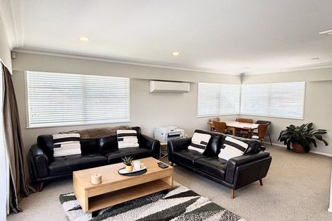 Photo of property in 31 School Road, Te Atatu South, Auckland, 0610