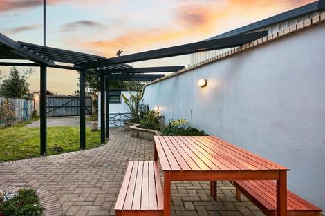 Photo of property in 5 Coulston Place, Riverdale, Gisborne, 4010