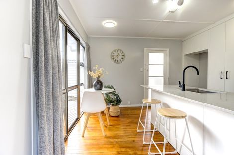 Photo of property in 8 Fenwick Crescent, Hillcrest, Hamilton, 3216