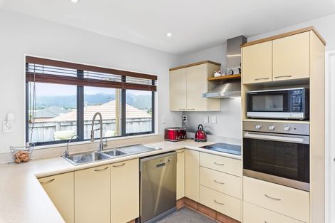 Photo of property in 29 Crown Hill, Paraparaumu, 5032