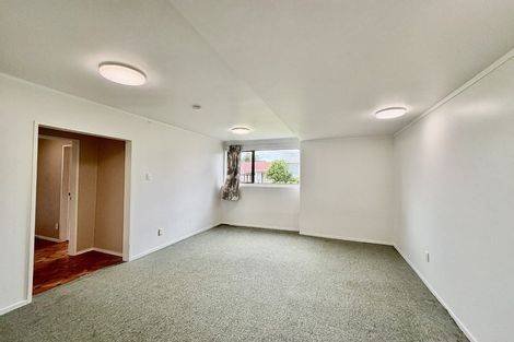 Photo of property in 104a Allington Road, Karori, Wellington, 6012