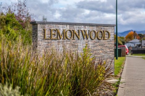 Photo of property in 25 Tarata Grove, Lansdowne, Masterton, 5810