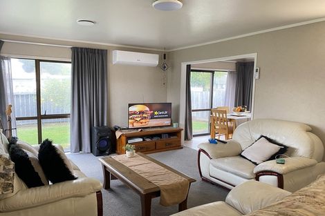 Photo of property in 1 Metcalfe Road, Henderson, Auckland, 0610