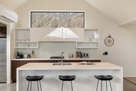 Photo of property in 35 Jacks Point Rise, Jacks Point, Queenstown, 9371