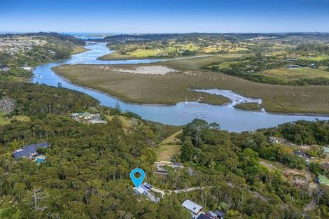 Photo of property in 12 Chenery Road, Red Beach, 0932