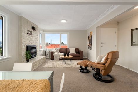 Photo of property in 9 Honeystone Street, Helensburgh, Dunedin, 9010