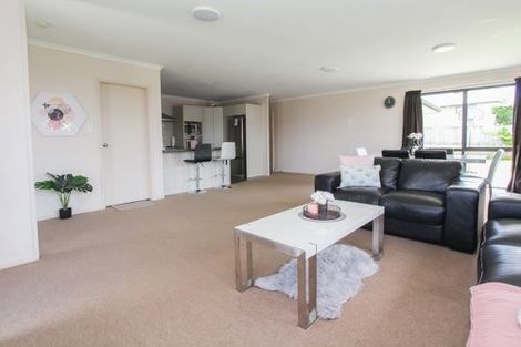 Photo of property in 3 Beckham Close, Grandview Heights, Hamilton, 3200