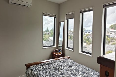 Photo of property in 17 Springhill Lane, Sunnyvale, Auckland, 0612