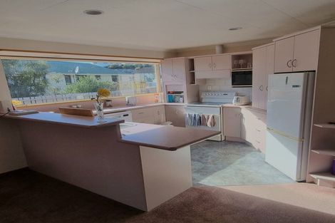 Photo of property in 24 Aotea Crescent, Gore, 9710