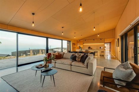 Photo of property in 5 Sowerby Place, Richmond Hill, Christchurch, 8081