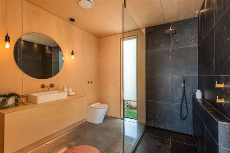 Photo of property in 5 Sowerby Place, Richmond Hill, Christchurch, 8081