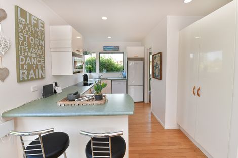 Photo of property in 2/10 Ross Crescent, Orewa, 0931