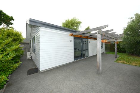 Photo of property in 108 Hills Road, Edgeware, Christchurch, 8013