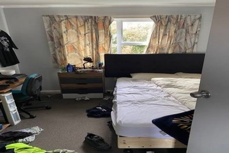 Photo of property in 35a Ranui Terrace, Tawa, Wellington, 5028