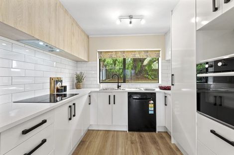 Photo of property in 60b Alfriston Road, Manurewa East, Auckland, 2102