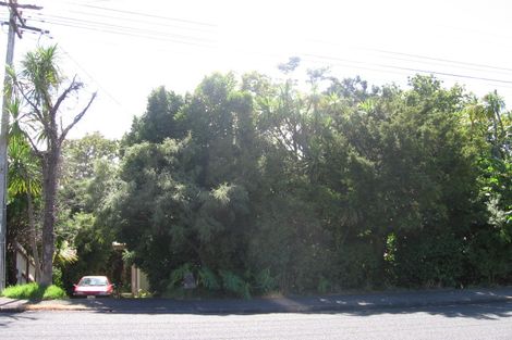 Photo of property in 27 Quebec Road, Milford, Auckland, 0620