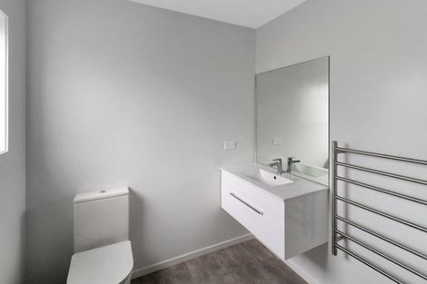 Photo of property in 137 Whites Line East, Waiwhetu, Lower Hutt, 5010