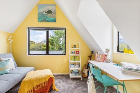 Photo of property in 6b Dobell Road, Stanmore Bay, Whangaparaoa, 0932