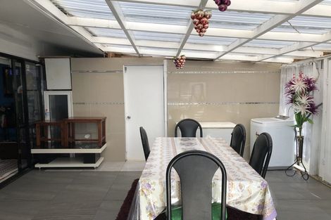 Photo of property in 8 Hatherley Place, Clendon Park, Auckland, 2103