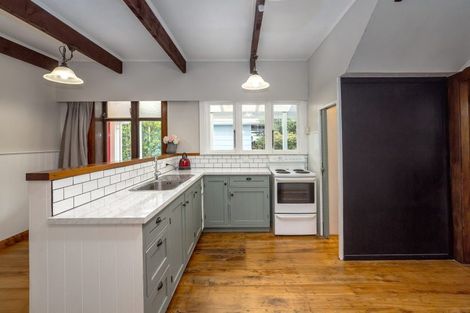 Photo of property in 98 Brandon Street, Featherston, 5710