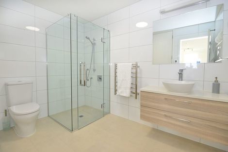 Photo of property in 94 Rewa Rewa Lane, Orewa, 0931