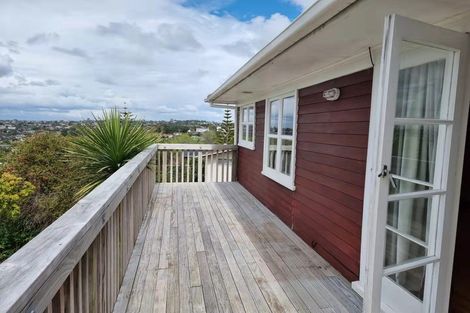 Photo of property in 12 Barker Rise, Northcross, Auckland, 0632